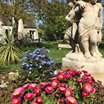 Domaine Saint-martin D *