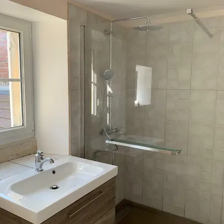 Domaine Saint-martin D *