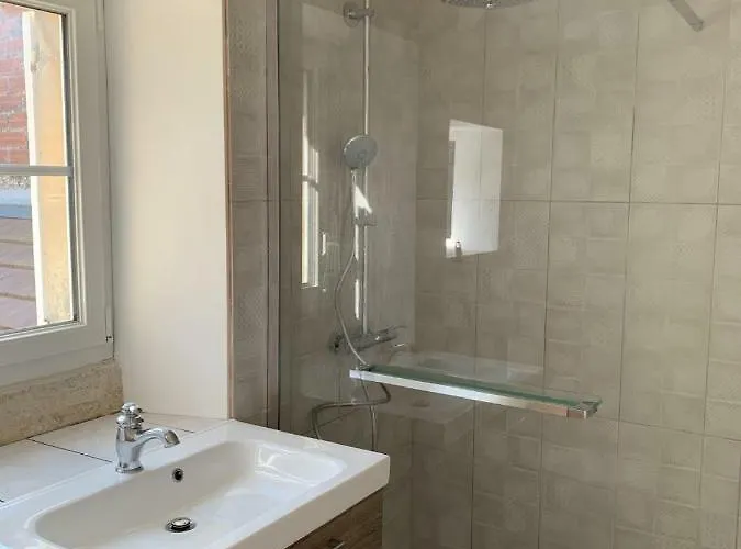 Domaine Saint-martin D *